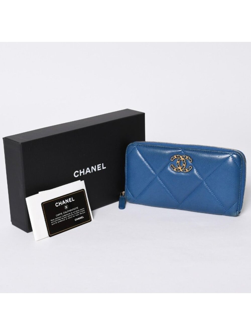 Chanel CC Logo Round Wallet Quilted Blue Leather Gold